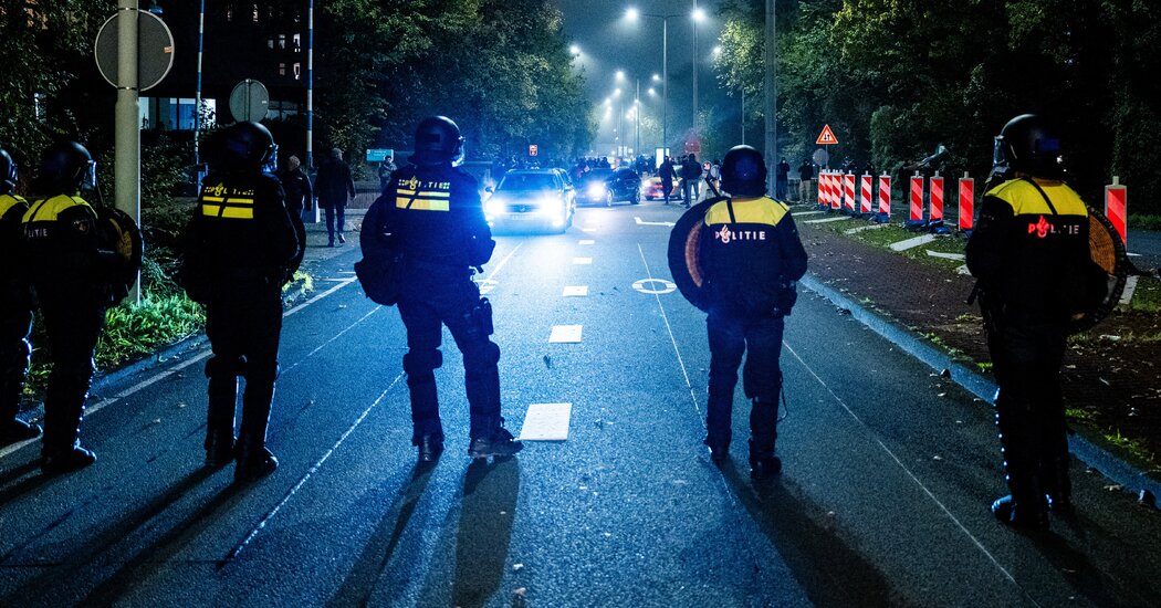 Amsterdam Police Arrest 5 More Men Over Antisemitic Attacks