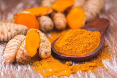 Turmeric vs Curcumin: What’s the difference and how they impact skin and hair