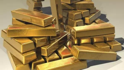 Gold hits new record of Rs 98,170 per 10g in Delhi amid global uncertainty; silver slumps Rs 1,400