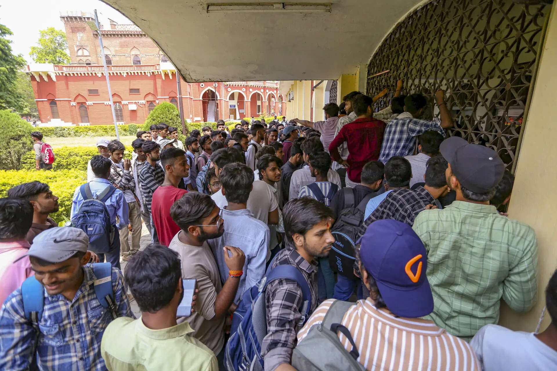 KMC alumni relive college days, Education News, ET Education