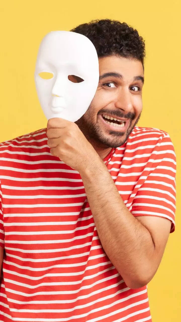 8 ways to spot a liar, as per psychology