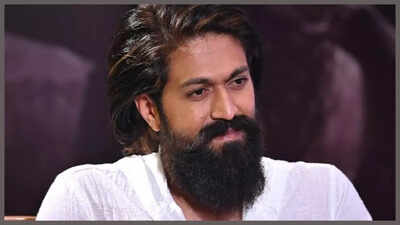 Yash seeks blessings at temple in Ujjain as he kick-starts shooting for Ramayana: Report |