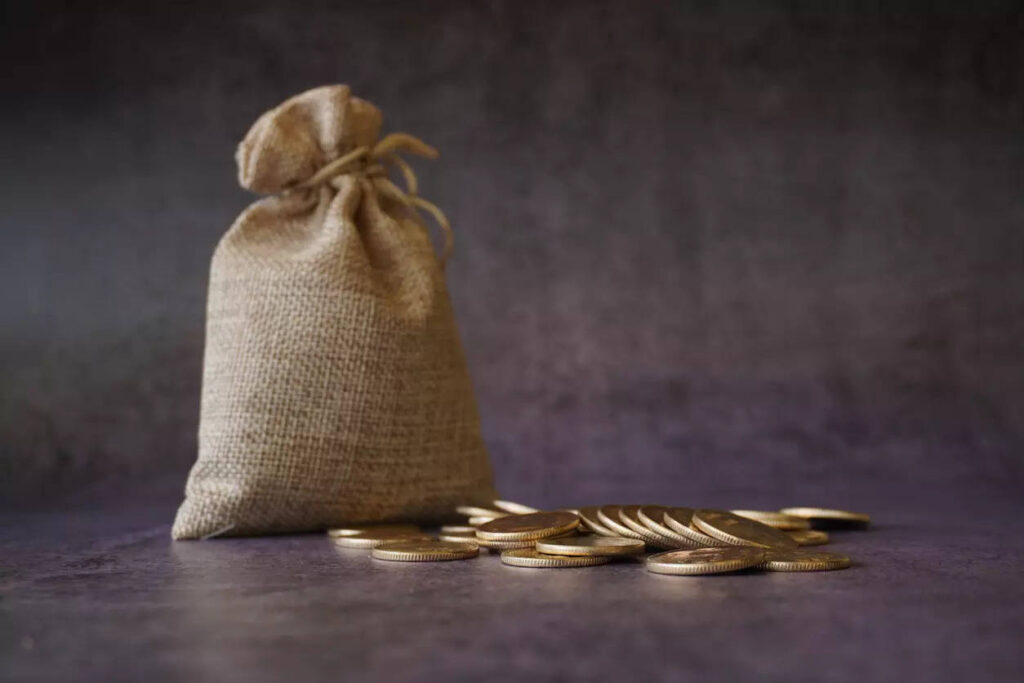 Yale University explores sale of private equity fund interests, ET Education