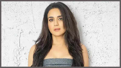 Preity Zinta SLAMS troll for accusing her of ‘usurping public money’: ‘Every news item about me and any bank loan is ALL FAKE’ |