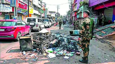 Hundreds cross Ganga to flee Murshidabad violence in Bengal | India News