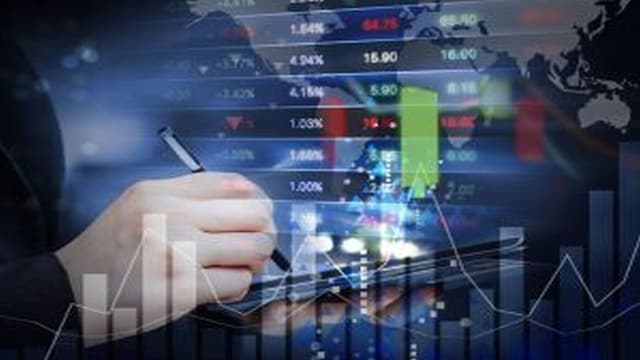 Top stock picks | Axis Bank, HUDCO on the radar