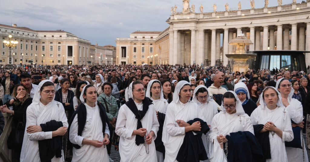 People Gather to Mourn, and Honor, Pope Francis