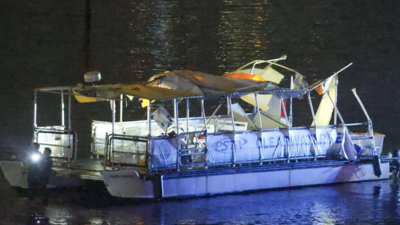 1 dead as Florida authorities declare a ‘mass casualty’ in boat crash near Clearwater bridge