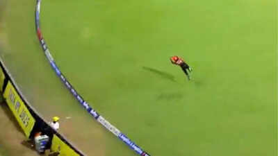 Catch of IPL 2025? Kamindu Mendis pulls off stunner to dismiss impressive Dewald Brevis – Watch | Cricket News