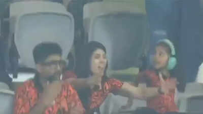 Kavya Maran’s animated reaction to Harshal Patel’s drop catch goes viral – Watch! | Cricket News