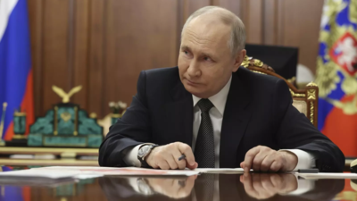 Ksenia Karelina: Russia arrests US citizen, accusing her of treason for aiding Ukraine | World News