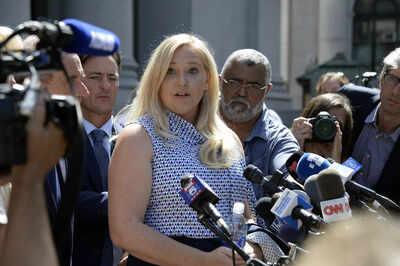 Jeffrey Epstein accuser Virginia Giuffre, who died by suicide, had developed renal failure after a car accident: Know why it happens |