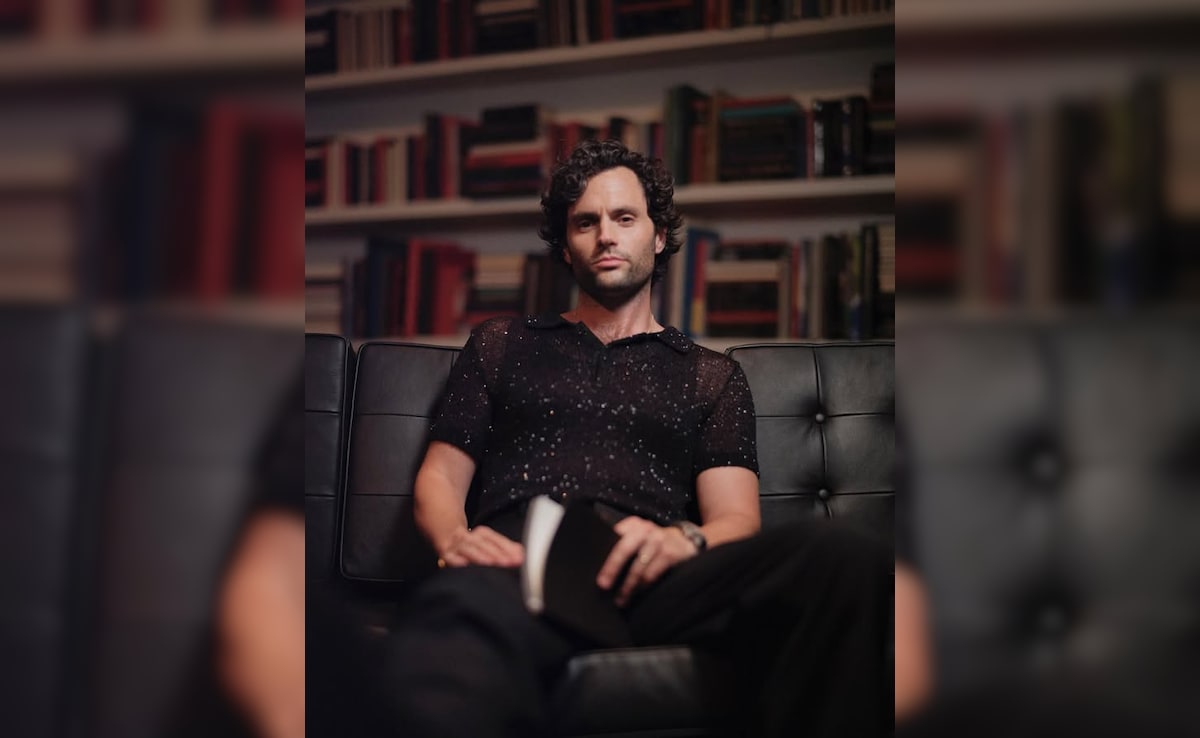 YOU Star Penn Badgley On The Idea Of Fame: “It Is Extremely Unnatural”