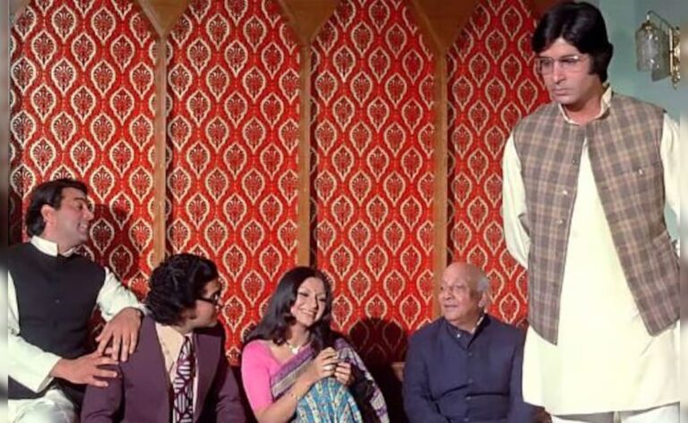 “Amitabh And Jaya Bachchan Had Very Little To Do In Chupke Chupke,” Recalls Sharmila Tagore