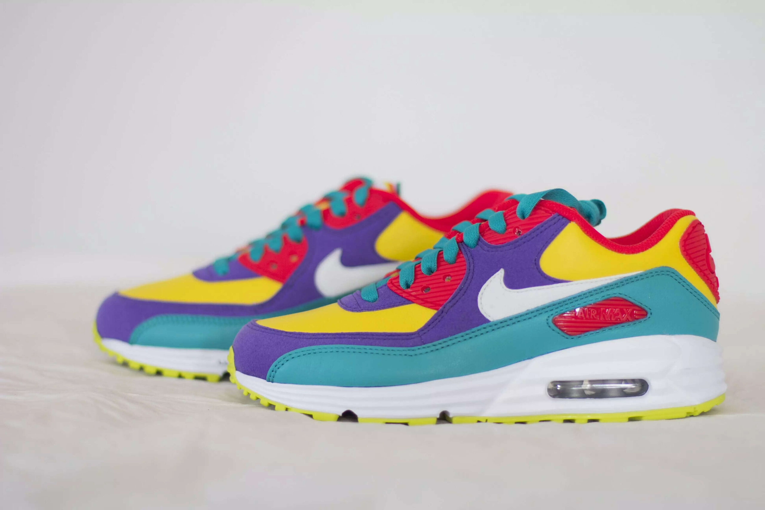 5 best-looking colourful sneakers for all sneakerheads