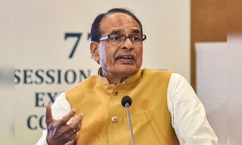 Supreme Court asks Shivraj Chouhan, Congress MP Vivek Tankha to amicably settle defamation case