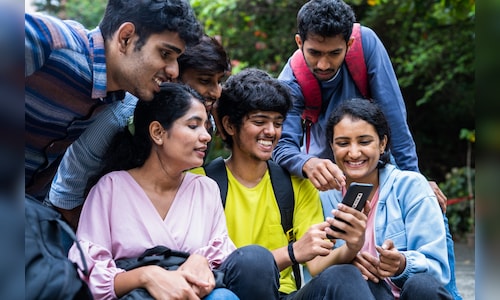 Delhi High Court issues guidelines on smartphone use in schools, rejects total ban
