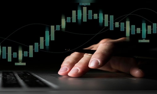 Asian stocks edge up, yen weakens on tariff talks