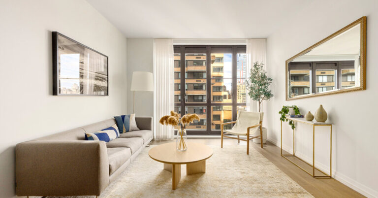 Homes for Sale in Manhattan and Queens