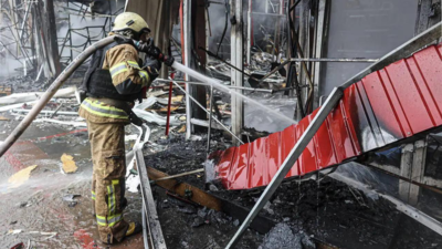 A Russian missile-and-drones attack kills 2 people in Ukraine’s capital