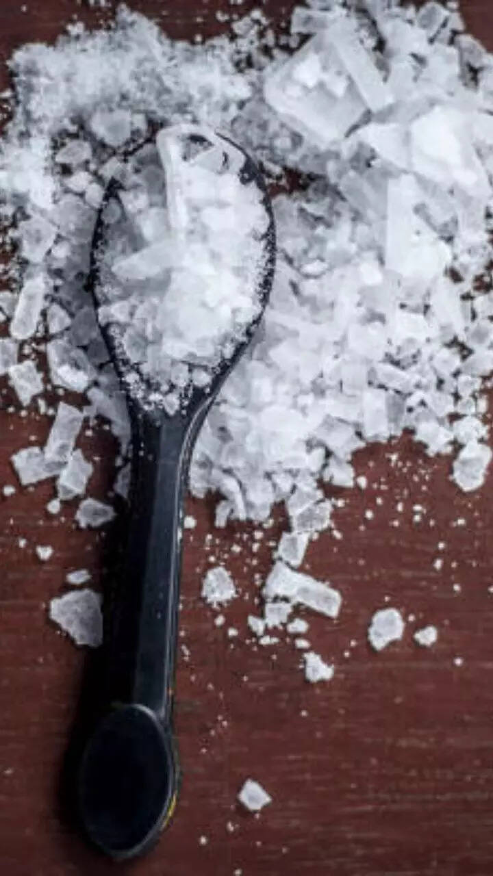 How to use camphor or kapoor for hair growth