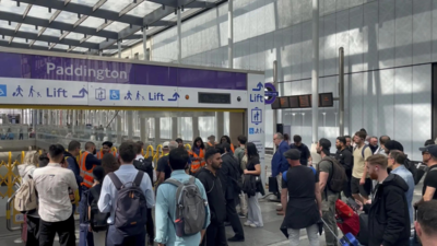 Power outage disrupts London’s subway network