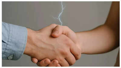 Vitamin B12 deficiency: Why do some people feel electric shocks? Is it because of Vitamin B12 deficiency? |