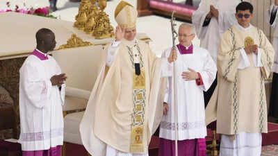 Pope Leo XIV to meet Zelenskyy at Vatican Sunday, recalls ‘martyred Ukraine’