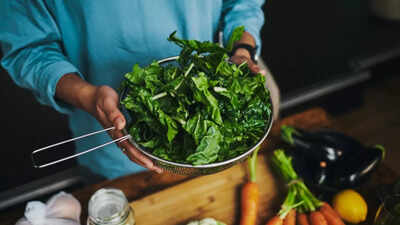 Unknown side effects of eating too much spinach you should watch out for