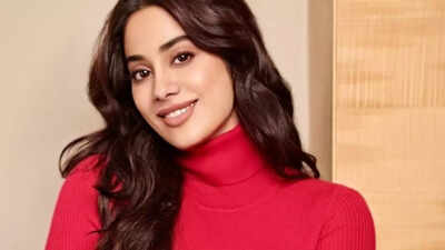 Janhvi Kapoor gets emotional at Cannes, pays tribute to Sridevi: ‘Feels weird…’ | Hindi Movie News