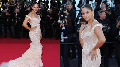 Alia Bhatt makes a stunning debut at the Cannes Film festival in a pastel gown, poses with Simone Ashley, netizens call her ‘Rani’ – WATCH VIDEO | Hindi Movie News