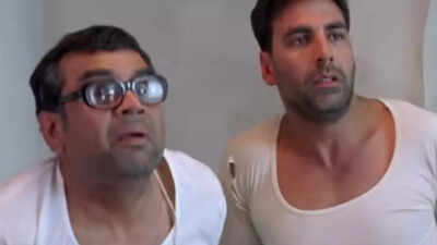 Paresh Rawal returns Rs 11 lakh with 15 percent annual interest to Akshay Kumar’s production house after exiting ‘Hera Pheri 3’- Report | Hindi Movie News