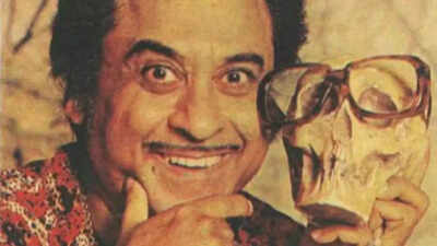 Amit Kumar reveals why his father Kishore Kumar kept skulls and bones in their house: ‘Duniya kehti mujhe pagal…’ | Hindi Movie News