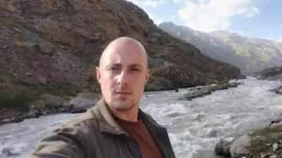 Controversial British YouTuber hates on Indians; claims they can’t speak English, lie in interviews