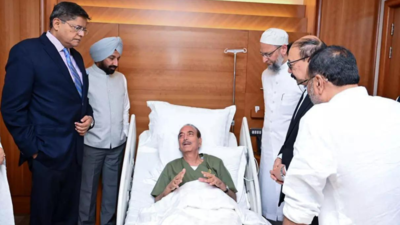 Ghulam Nabi Azad, in Saudi for all-party MPs tour, hospitalised in Riyadh | India News