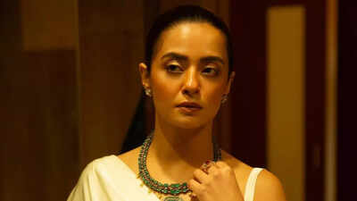 Surveen Chawla reveals being called ‘r**di, sl*t’ for being in a relationship at 15: ‘Went into depression in Class 9, started getting migraines’ | Hindi Movie News