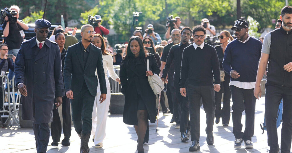 Sean Combs Trial Begins With Explicit Accounts of Sex and Violence