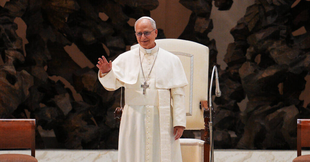 Leo XIV Renews Call for Peace in Meeting With Journalists