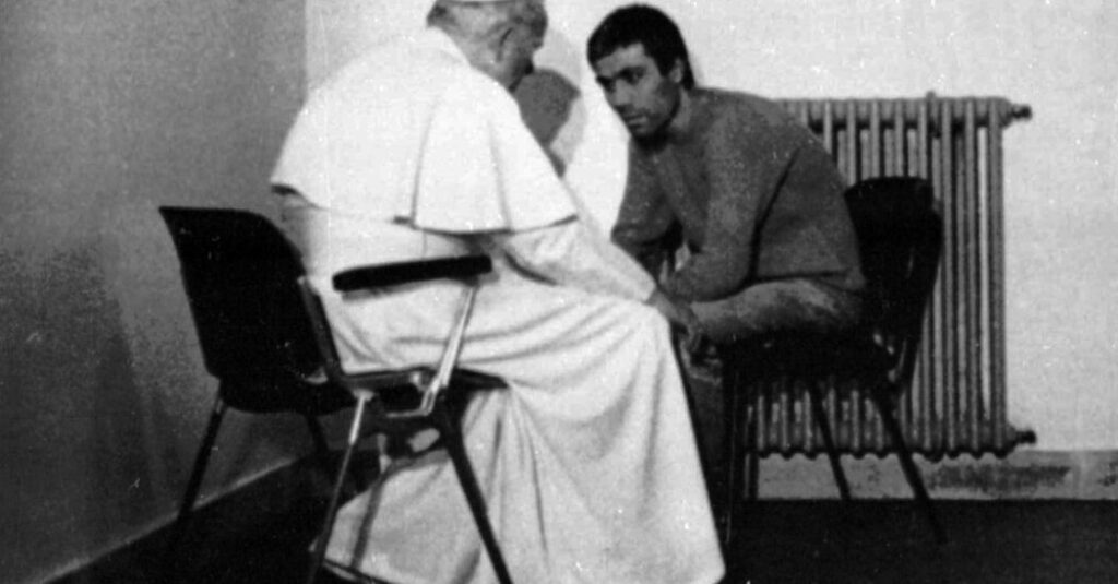 Leo XIV Renews Call for Peace in Meeting With Journalists