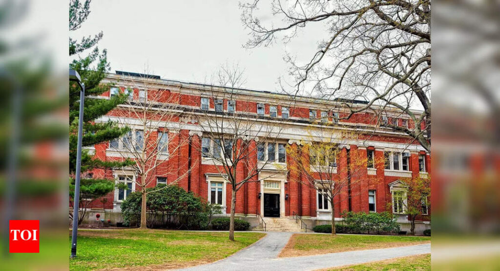 Which US university has the highest percentage of international students? Well, it’s not Harvard!