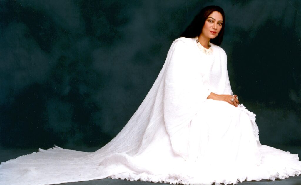 Simi Garewal To Make Red Carpet Appearance At Aranyer Din Ratri Screening