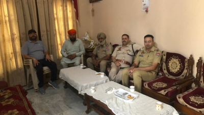Ahead of protest at Shambhu police station, Punjab police on crackdown, puts many leaders including Jagjit Singh Dallewal under house arrest | Chandigarh News