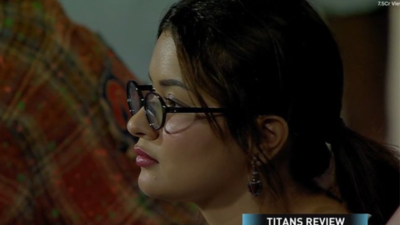 Avneet Kaur spotted in stands during Gujarat Titans vs Mumbai Indians match