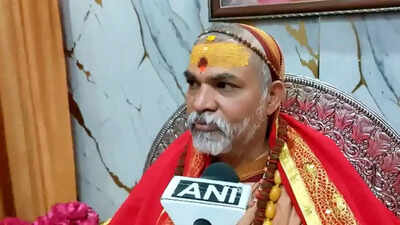 ‘How can you be a Hindu if you criticise Manusmriti?’: Jyotirmath Shankaracharya justifies Rahul Gandhi’s expulsion from Hinduism | Dehradun News