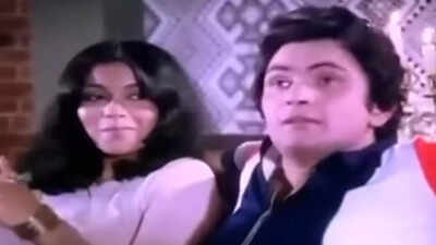 Zeenat Aman reveals Rishi Kapoor was given two cushions to look taller than her in THIS scene: ‘Given the rigid gender constructs of cinema, it’s unappealing…’ – WATCH VIDEO | Hindi Movie News