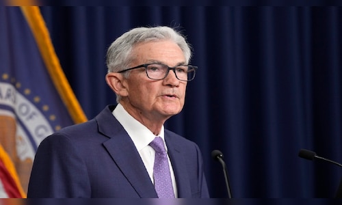 Fed holds rates steady despite Trump’s pressure, flags rising inflation and job market risks