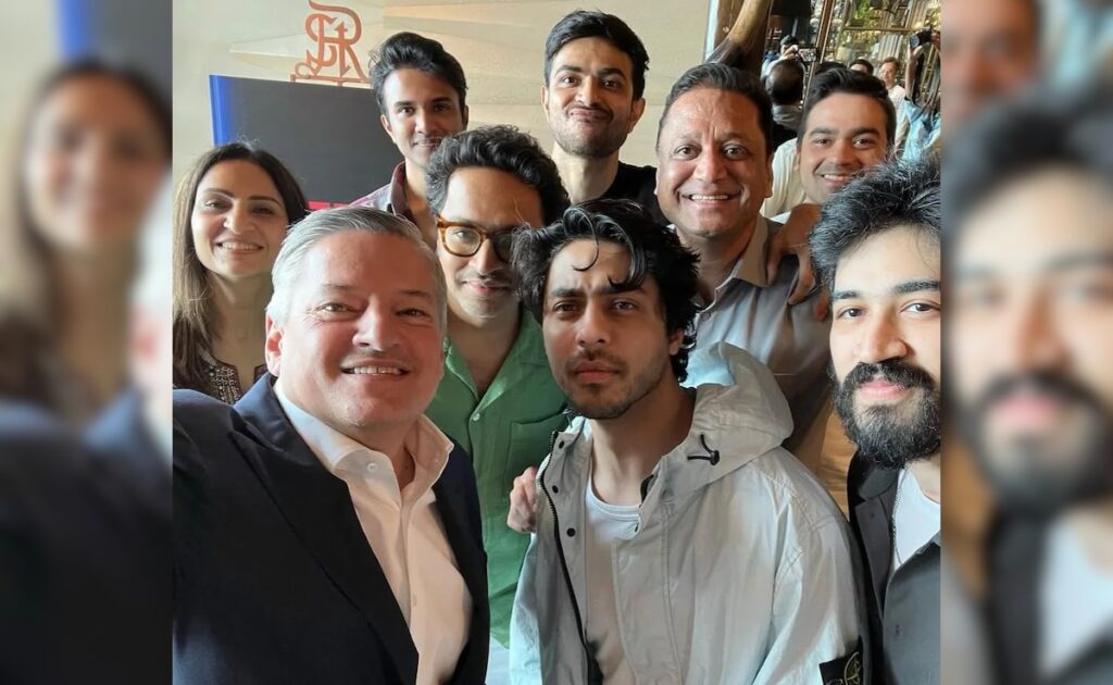 Fans Demand A Release Date For ‘The Ba***ds Of Bollywood’ As Aryan Khan’s Selfie With His Team Goes Viral