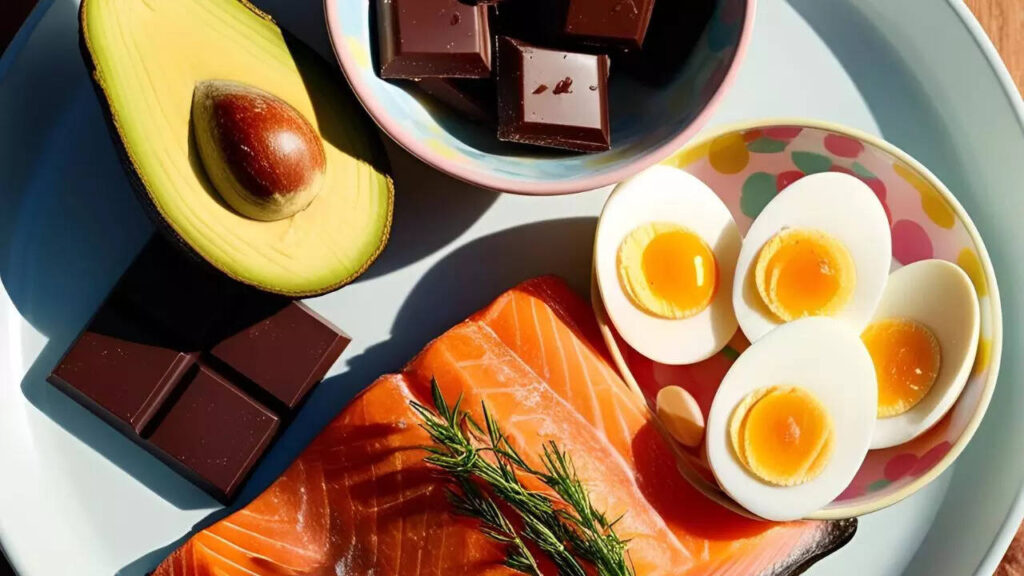 Everyday foods with healthy fats like avocado that are good for the heart