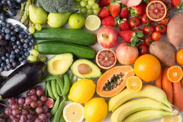 5 vegetables and fruits you should eat every day for glowing skin
