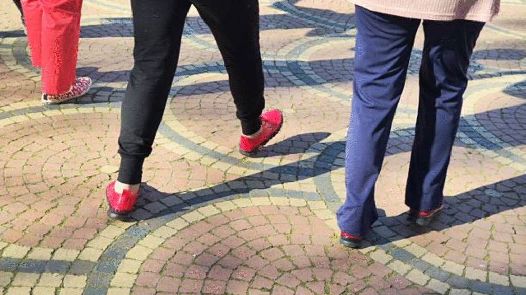 How 8-shaped walking beats regular walking? 5 secret benefits that will blow your mind